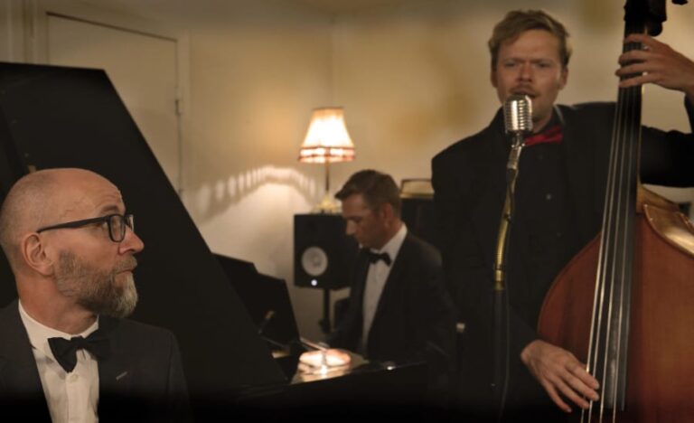jakob-venndts-swing-trio-kirkekoncerter